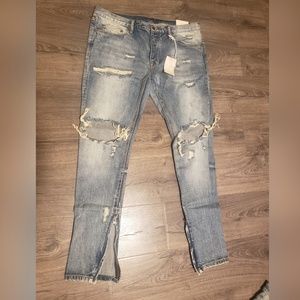**MNML Destroyed denim**